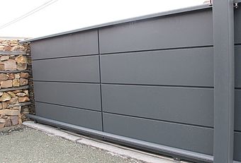 Portail en aluminium Skadi - à Cassettes