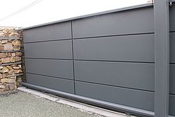 Portail en aluminium Skadi - à Cassettes