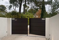 Portail en aluminium Skadi - à Cassettes