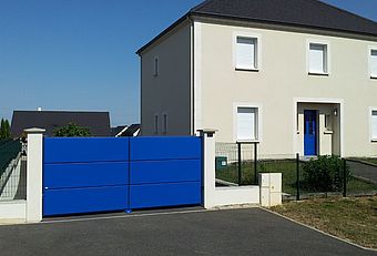 Portail en aluminium Lucco - à Cassettes