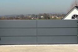 Portail en aluminium Lucco - à Cassettes