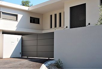 Portail en aluminium Skadi - à Cassettes