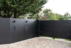 Portail en aluminium Lucco - à Cassettes