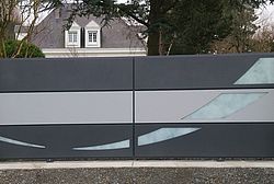 Portail en aluminium Hati - à Cassettes