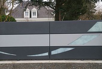 Portail en aluminium Hati - à Cassettes