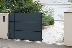 Portail en aluminium Lucco - à Cassettes