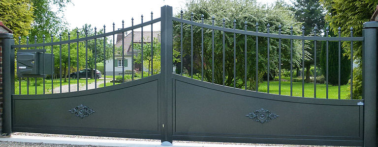 Automatisme Integre Pour Portail Battant Tschoeppe