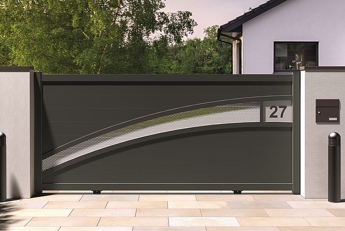Portail aluminium coulissant Impulsion avec tôle perforée en arc de cercle
