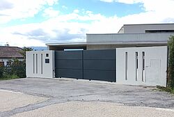 Portail en aluminium Lucco - à Cassettes